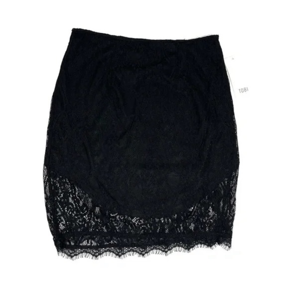 Lace overlay TOBI skirt - Picture 3 of 3